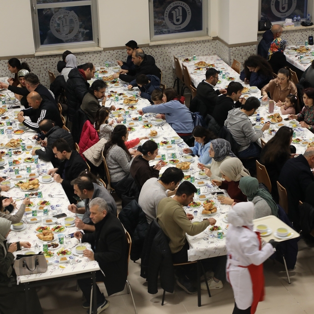 BARÜ ailesi geleneksel iftar programında buluştu