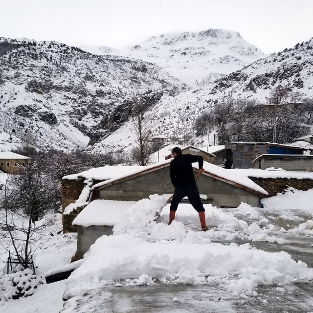 Erzincan'da köylerde karla mücadele sürüyor