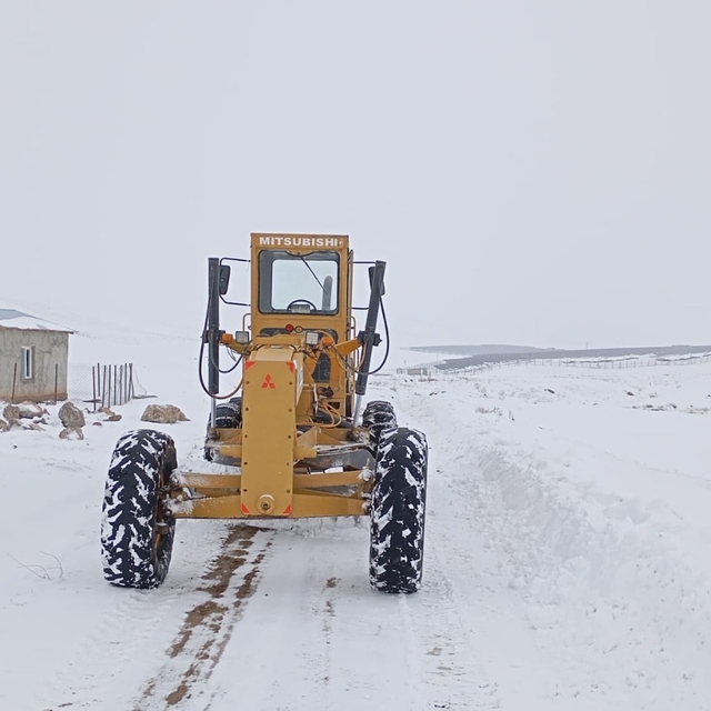 Van'da 216 yerleşim yerinden 157'si ulaşıma açıldı