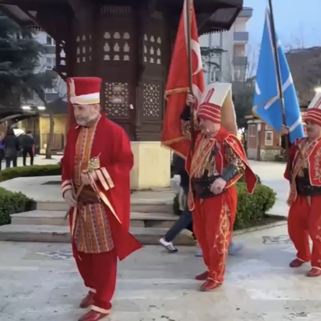 Davetli oldukları iftara mehter takımı ile gittiler
Bursa Vatan Sevdaları P...