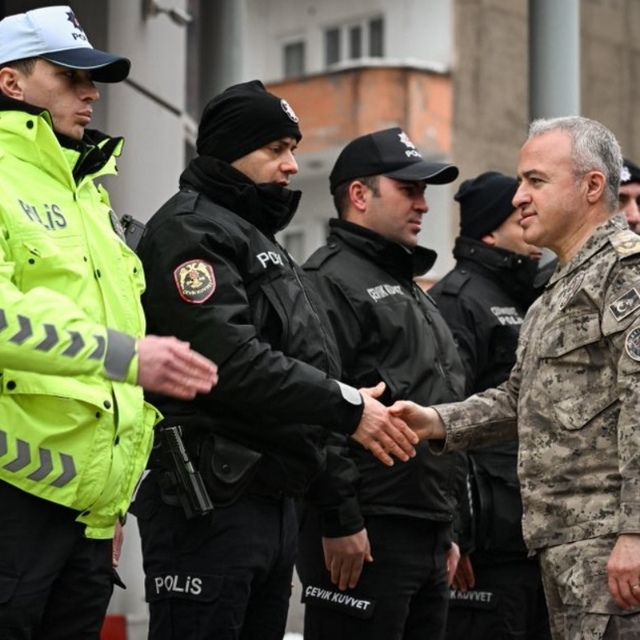 Müdür Ayata güvenlik güçleriyle iftarda buluştu