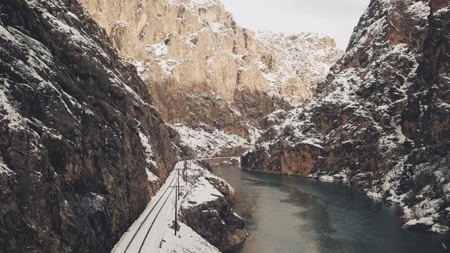Erzincan'daki kanyonlar turizmcilerin ilgisini çekiyor