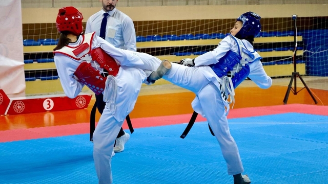 Genç tekvandocular Bilecik'te madalya için mücadele ediyor