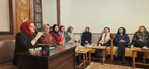 EBB Dil Ve Edebiyat Konağında şiirler, ilahiler ve türküler kadınlar için okundu