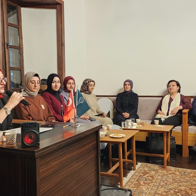 EBB Dil Ve Edebiyat Konağında şiirler, ilahiler ve türküler kadınlar için o...