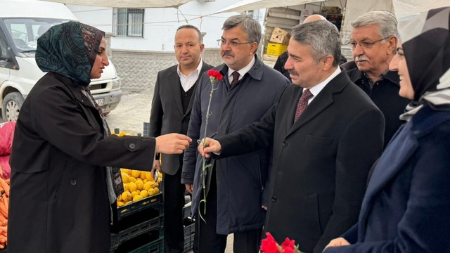 AK Parti heyeti, kadınların kadınlar gününü kutladı