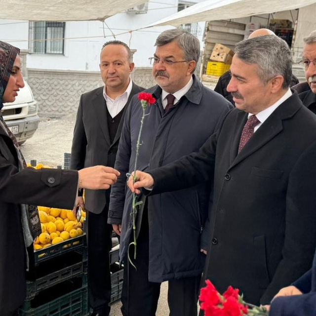 AK Parti heyeti, kadınların kadınlar gününü kutladı