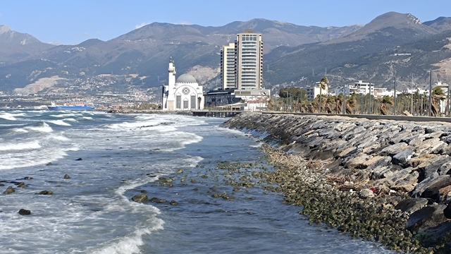 İskenderun Körfezi'nde denizde çekilme yaşandı