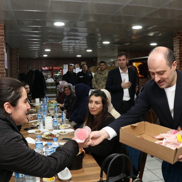 Oltu Kaymakamlığı  kadınları unutmadı