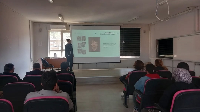 Yenipazar'da veliler bağımlılıkla mücadele konusunda bilgilendirildi