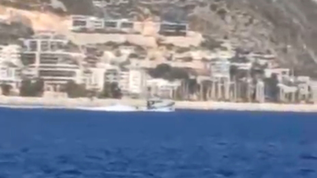 Akdeniz'de göçmenleri taşıyan tekne battı: 15 ölü, 20 yaralı