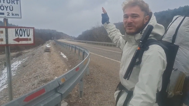 Japonya'ya ulaşmak için Almanya'dan yola çıkan gezgin 6 aydır yürüyor