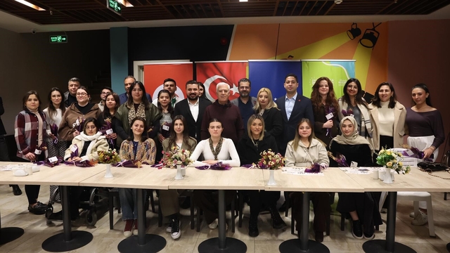 Başkan Mustafa Bozbey, gençlere sahur yaptı