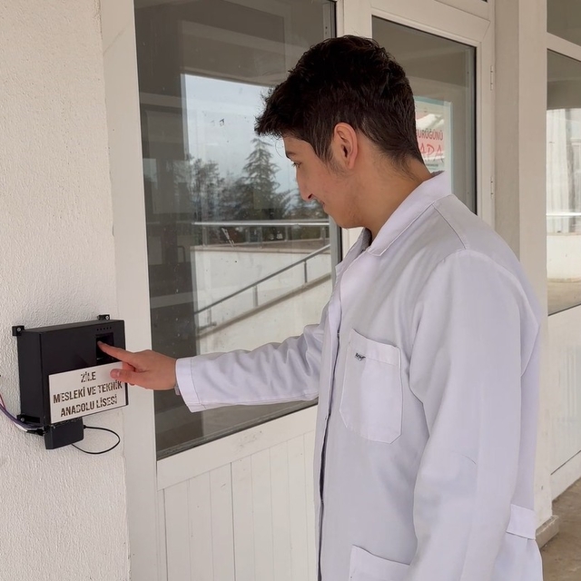 Tokat'ta yerli parmak izi sistemiyle sınıf yoklaması dijital ortama taşındı