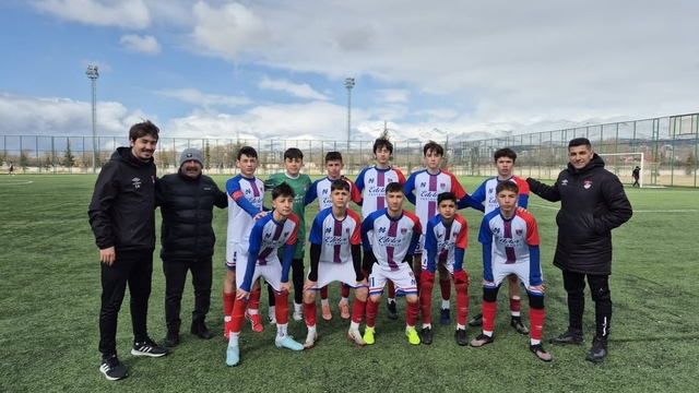 Niğdeli sporculardan milli takım yolunda büyük başarı