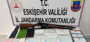 Mağdurlara zorla senet imzalatarak borçlandıran tefeci jandarmadan kaçamadı