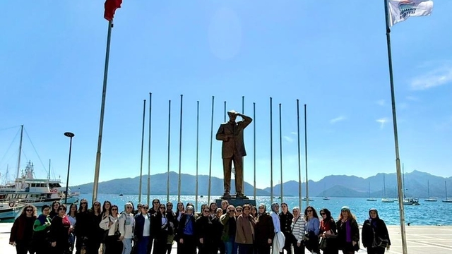 Turizmci Menemencioğlu ve Gökten'den  Aydınlı kadınlara jest
Aydınlı kadınlar günlerini Marmaris'te kutladı