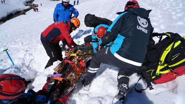 Uludağ'da çığ arama kurtarma tatbikatı gerçekleşti
