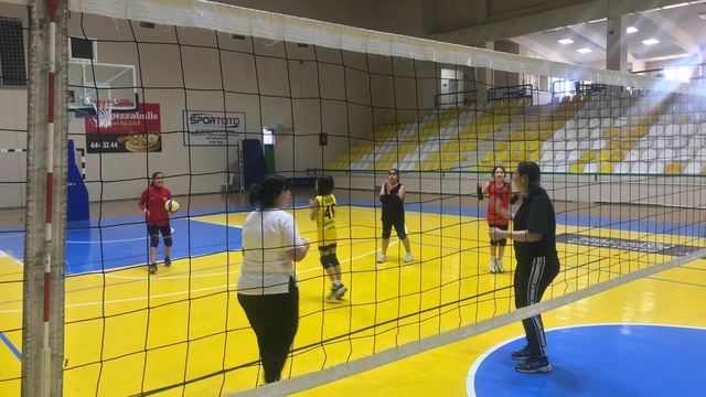 Burhaniye' de anlamlı turnuva