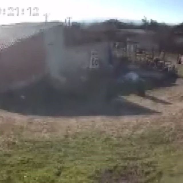 Deprem anında büyük bir gürültü ve patlama yaşandı