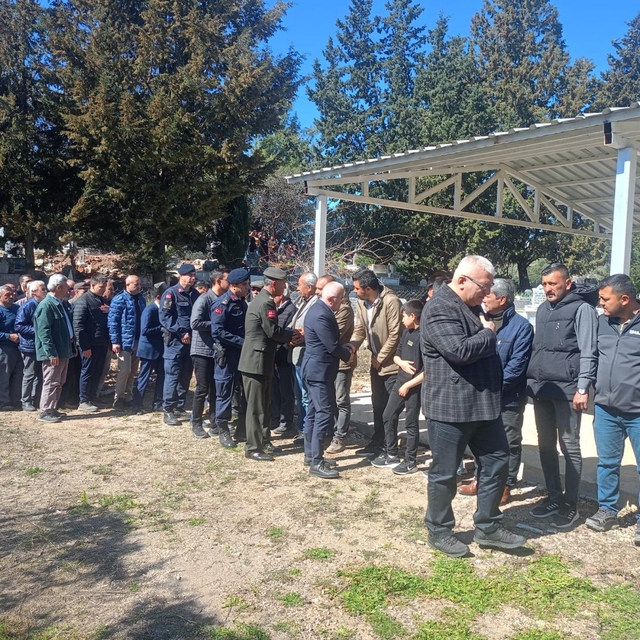 Kumluca'da Kıbrıs gazisi Karakuş, son yolculuğuna uğurlandı