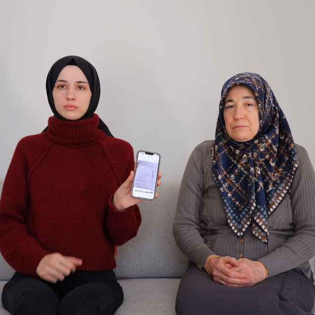 Yaya geçidinde otomobilin çarptığı yaşlı adam hayat mücadelesi veriyor
Yaşl...