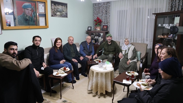 Başkan Arıkan, şehit annelerini ziyaret etti