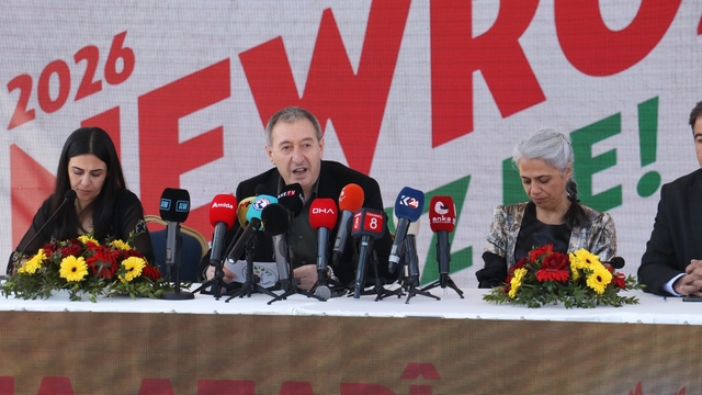 DEM Parti'li Bakırhan: Kürtler hiçbir gücün silahlı gücü değil