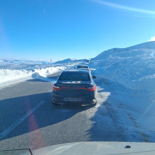 Tipi sürücülere zor anlar yaşattı
Erzurum- Tekman karayolu Palandöken geçid...
