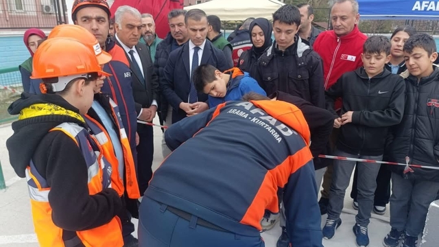 Çorum'da öğrencilere deprem eğitimi