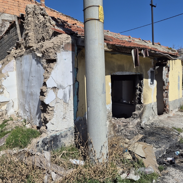 Metruk evler çevreye tehlike saçıyor