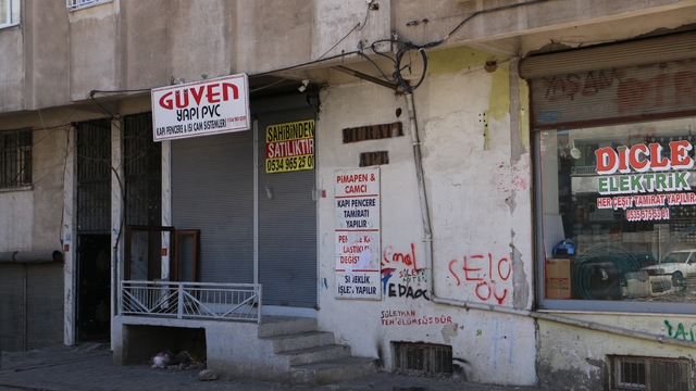 Diyarbakır'da kolonlarından ses geldiği iddia edilen apartmanın incelemeleri tamamlandı