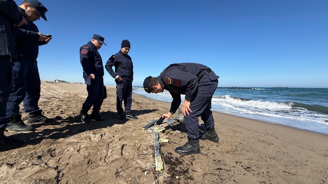 Sakarya'da sahilde parçalanmış insansız hava aracı bulundu