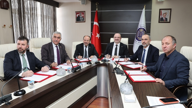 Atatürk Üniversitesinden 2028 Avrupa Kış Üniversite Oyunları adaylığı için güçlü irade
Erzurum'da kurumlararası iş birliği için iyi niyet protokolü imzalandı