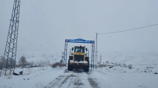 Iğdır'da karla mücadelede başarı: Kapalı köy yolu kalmadı