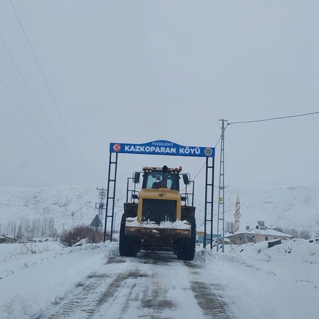 Iğdır'da karla mücadelede başarı: Kapalı köy yolu kalmadı