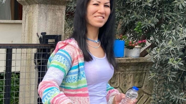 Eşi tarafından öldürülen Sermin'in tabutunu kadınlar taşıdı