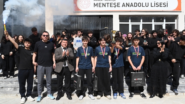 Muğla Menteşe Anadolu Lisesi'nde coşkulu karşılama
