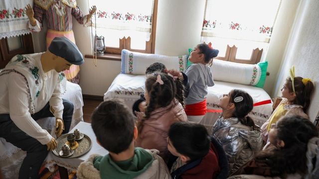 Gündüz Bakımevi öğrencileri Aydın'ın tarih yolculuğuna çıktı