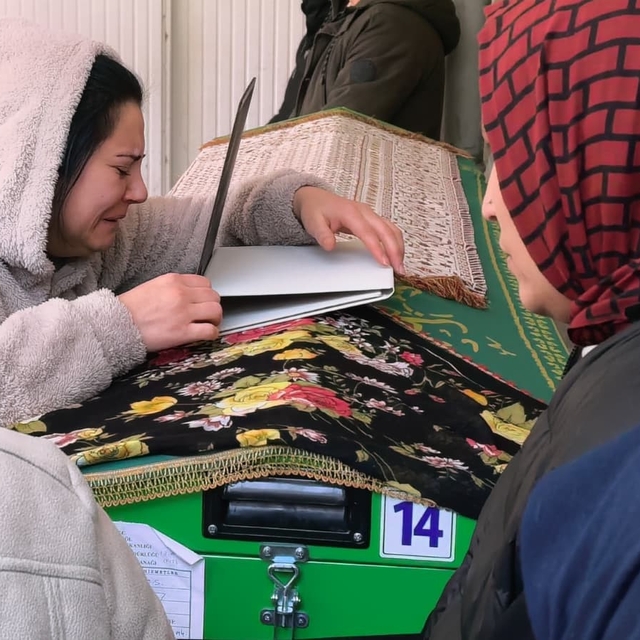 Küçük Öykü, gözyaşları arasında toprağa verildi