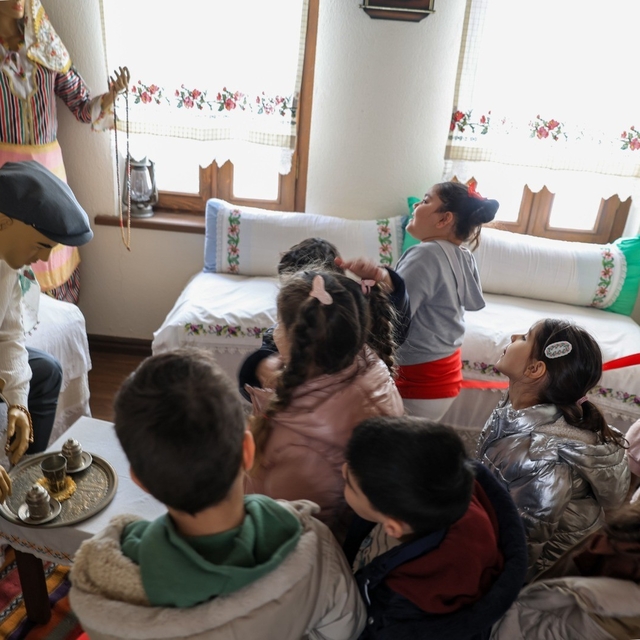 Gündüz Bakımevi öğrencileri Aydın'ın tarih yolculuğuna çıktı