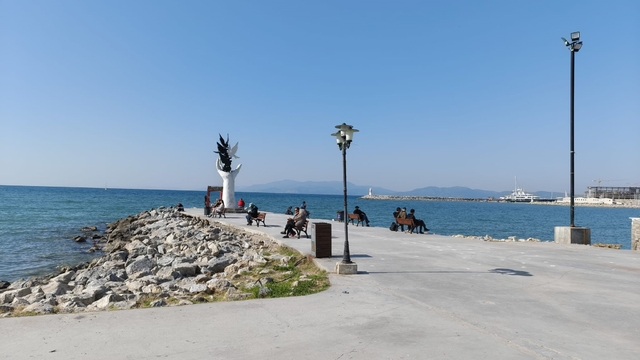 Kuşadası, Mart ayında yazı yaşadı