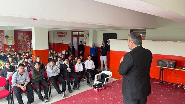 Seyitgazi'de "Cami ve Hayat" konulu Değerler Eğitimi seminerleri devam ediyor