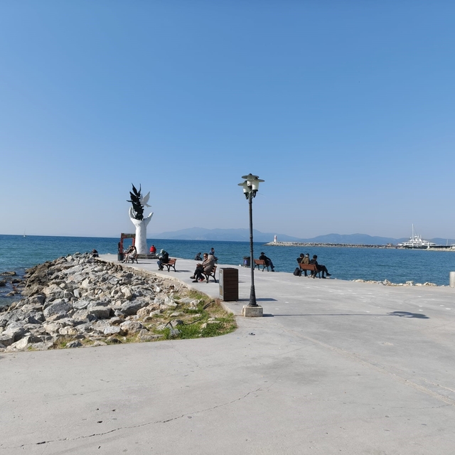 Kuşadası, Mart ayında yazı yaşadı