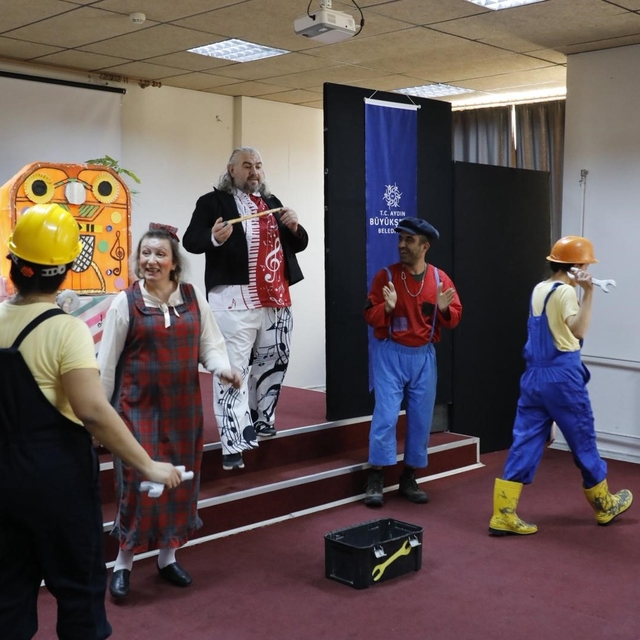 Büyükşehir, Köşklü minikleri tiyatroyla buluşturdu