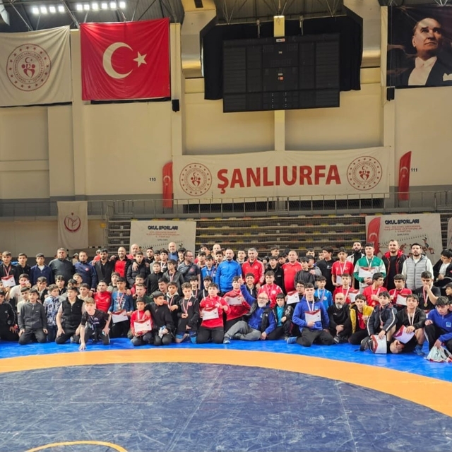 Elazığlı güreşçilerden Türkiye Yarı Finalleri'nde büyük başarı