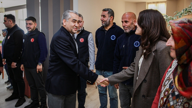 ADÜ İktisadi İşletme Müdürlüğü personeline Ramazan Ayı dolayısıyla alışveriş kartı verildi