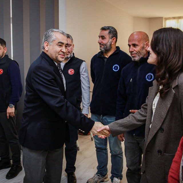 ADÜ İktisadi İşletme Müdürlüğü personeline Ramazan Ayı dolayısıyla alışveri...