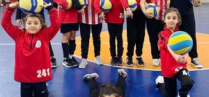 Körfez'de çocuklar spor akademisinde yeteneklerini keşfediyor