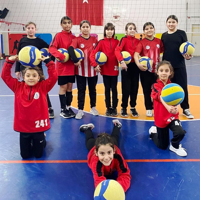 Körfez'de çocuklar spor akademisinde yeteneklerini keşfediyor